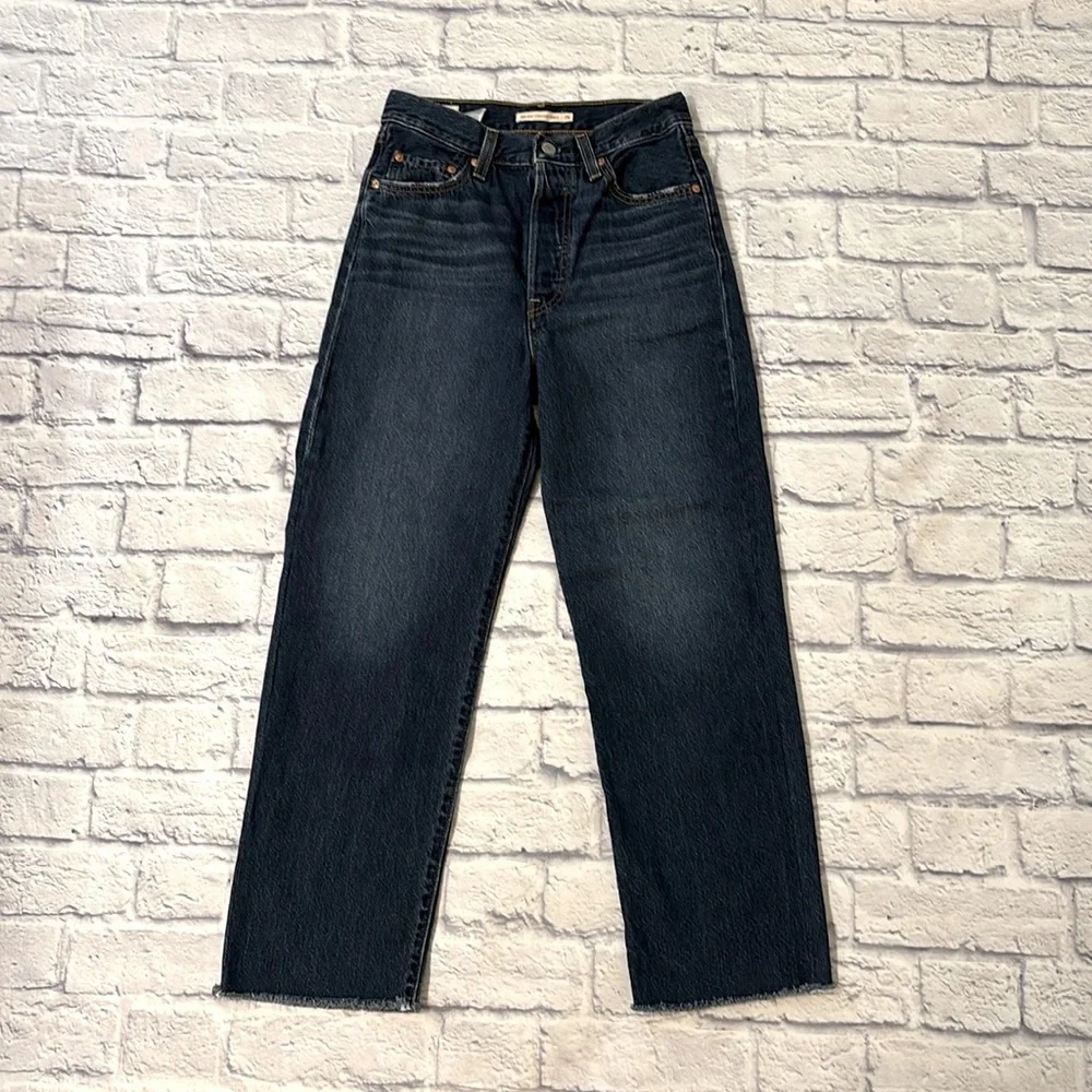 Levi’s Premium Denim Ribcage Straight Ankle High Waisted Denim Jeans Size 26